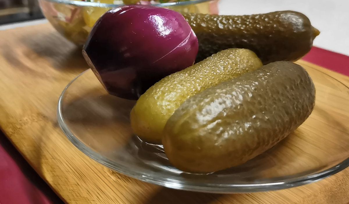 Кулинарная находка: огуречная закуска, которая исчезает со стола за считанные минуты