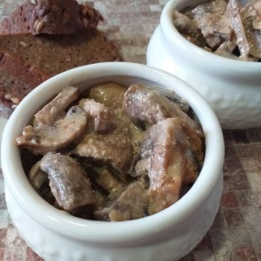 Удивительные запечённые шампиньоны с соевым соусом и сметаной