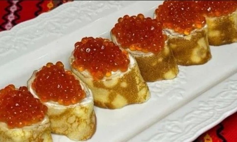 Ароматные блины с красной икрой для настоящих гурманов