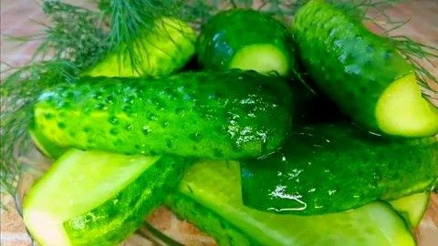 Необычные малосольные огурцы: рецепт на каждый день