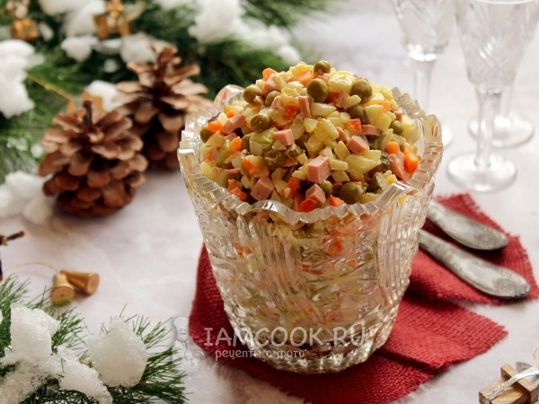 Как готовили оливье в 90-х: вкусные традиции новогоднего стола