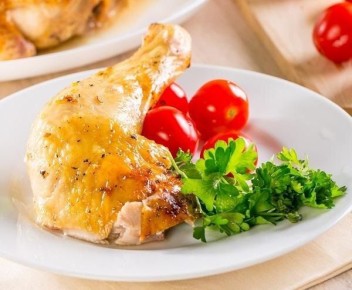 Кулинарный шедевр: запеченная курица с имбирем и медом