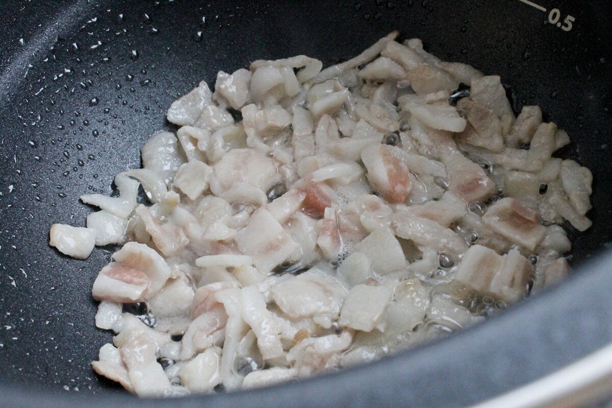 Как приготовить борщ на шкварках: секреты без мяса и зажарки