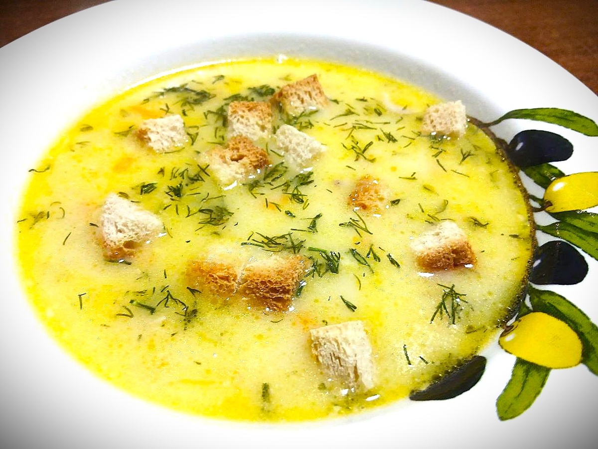 Сырный суп с хрустящими сухариками