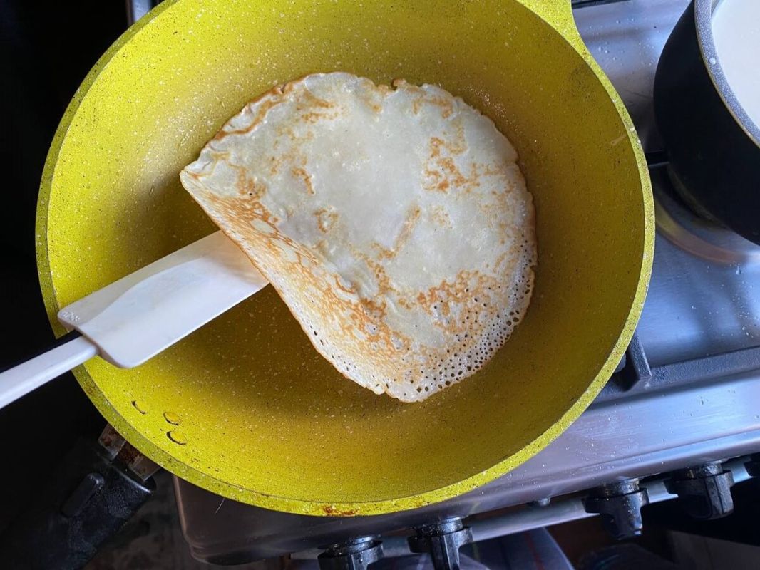 Новые подходы к приготовлению блинов: альтернативы чугунной сковороде