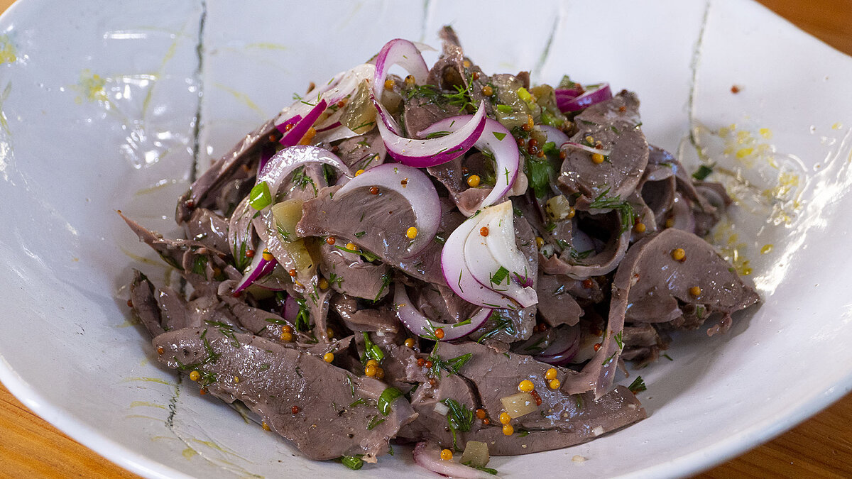 Как приготовить восхитительный салат из свиного сердца