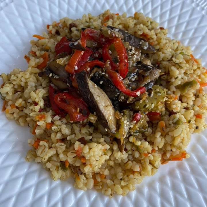 Булгур с вёшенками и овощами