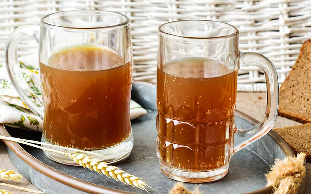 Попробуйте слабоалкогольный хлебный квас: вкусный и легкий напиток