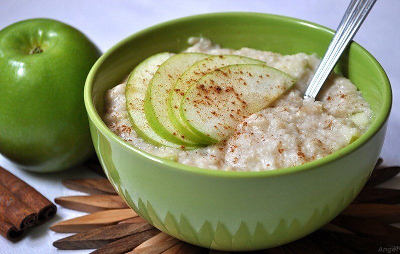 Как приготовить вкусную корично-яблочную кашу
