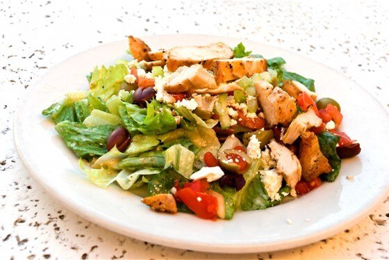 Нежный салат из курицы по гречески: яркий вкус на вашем столе