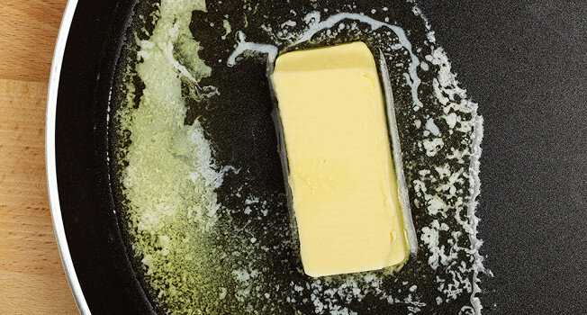 Почему сливочное масло делает блюда вкуснее, чем растительное?