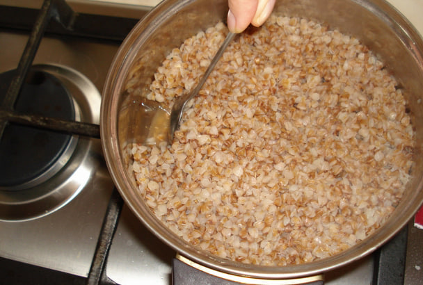 Как правильно варить гречку: 3 ошибки, портящие ваш гарнир