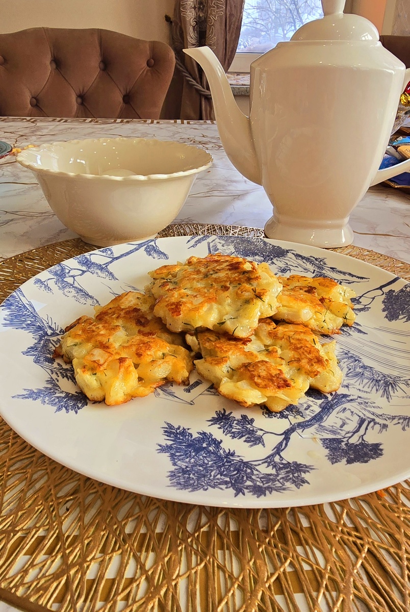 Вкусные капустные котлеты с сыром и чесноком