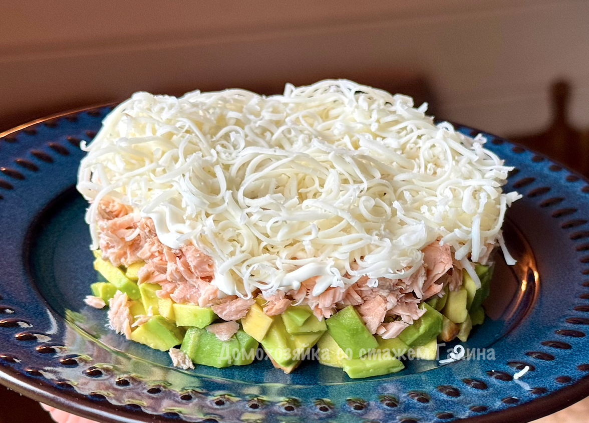 Нежный салат с авокадо и рыбой: идеальное сочетание для праздника