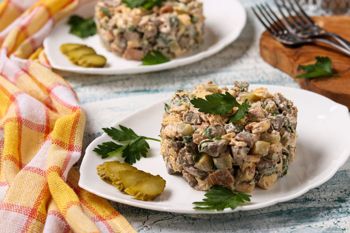 ПП салат «Мельник»: вкусный и сытный рецепт с куриной печенью