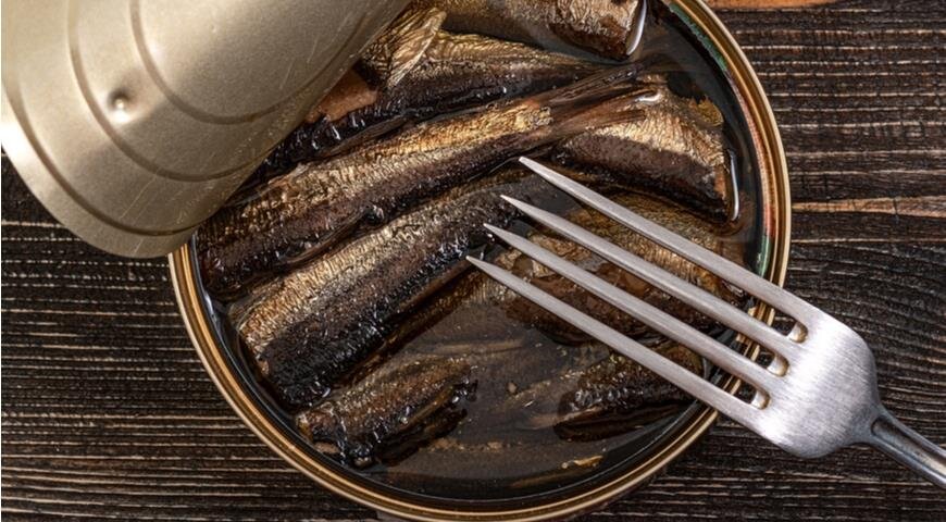 Не спешите выливать содержимое банки: зачем стоит сохранить жидкость из консервов