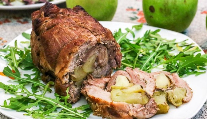 Рулет из свинины с яблоками: идеальное блюдо для праздников