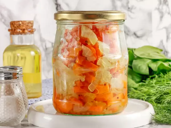 Как освоить морковь: 9 простых и вкусных заготовок для зимнего стола