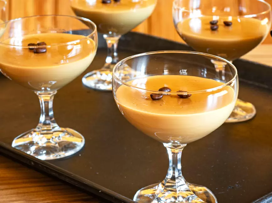 Пудинг кофейный вместо торта: спокойный десерт для завершения праздника