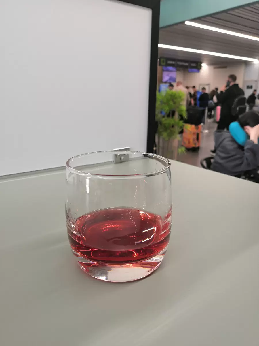 Задержки рейсов: как непредвиденные обстоятельства влияют на путешественников