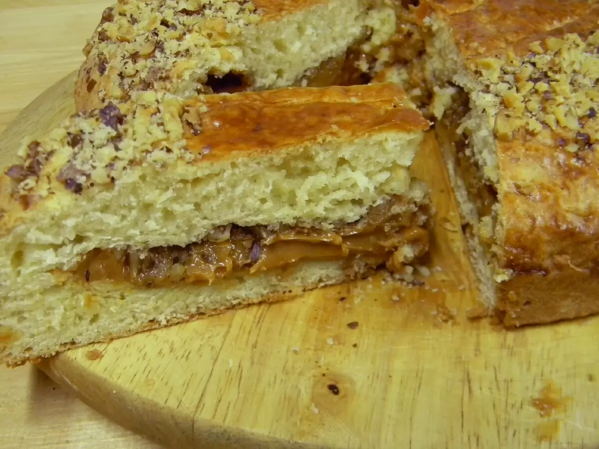 Восторг вкуса: как приготовить пирог с вареной сгущенкой