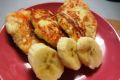 Нежные сырники с бананом и курагой: яркое утро начинается с вкуса