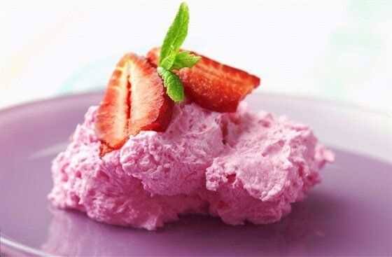 Нежный клубничный мусс: простой и вкусный десерт